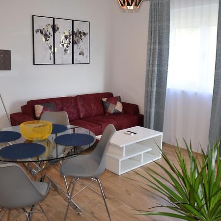 Apartman Oneum Omiš Esterno foto