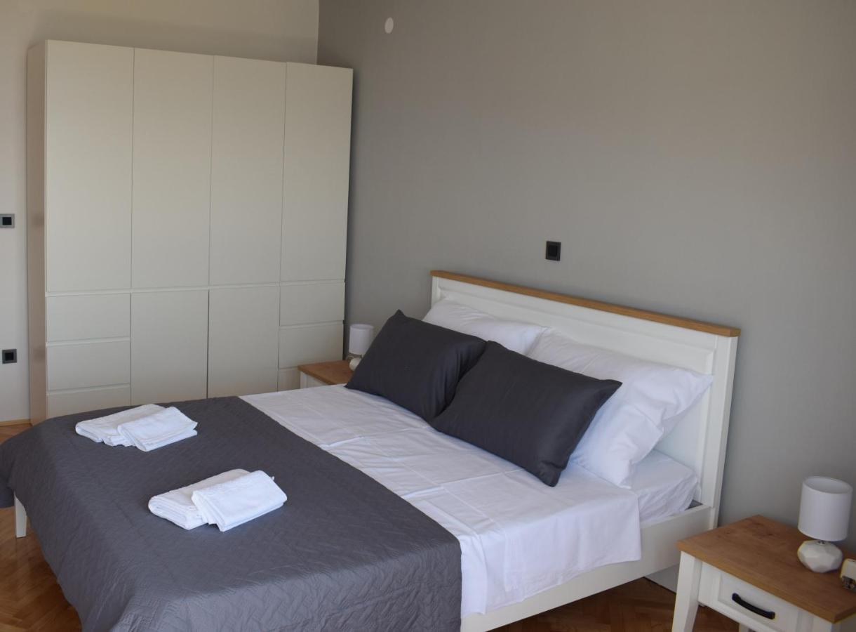 Apartman Oneum Omiš Esterno foto