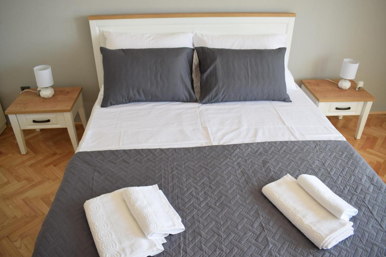 Apartman Oneum Omiš Esterno foto