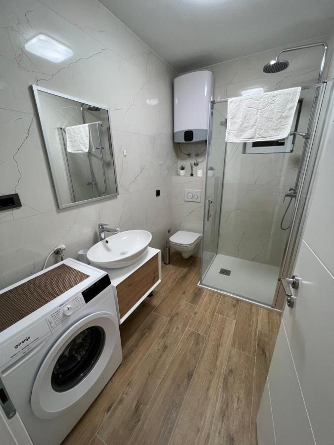 Apartman Oneum Omiš Esterno foto