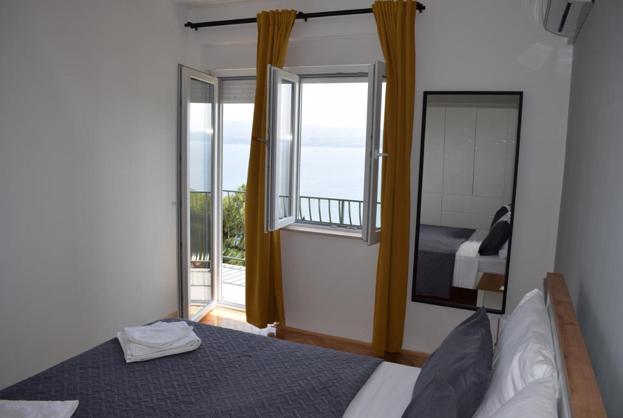 Apartman Oneum Omiš Esterno foto